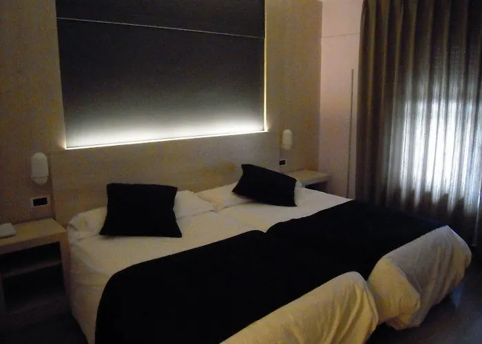 Rio Ucero ホテル エル・ブルゴ・デ・オスマ